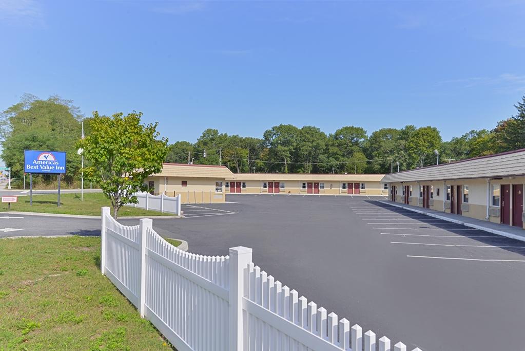 Americas Best Value Inn - Port Jefferson Station - Long Island Exteriér fotografie