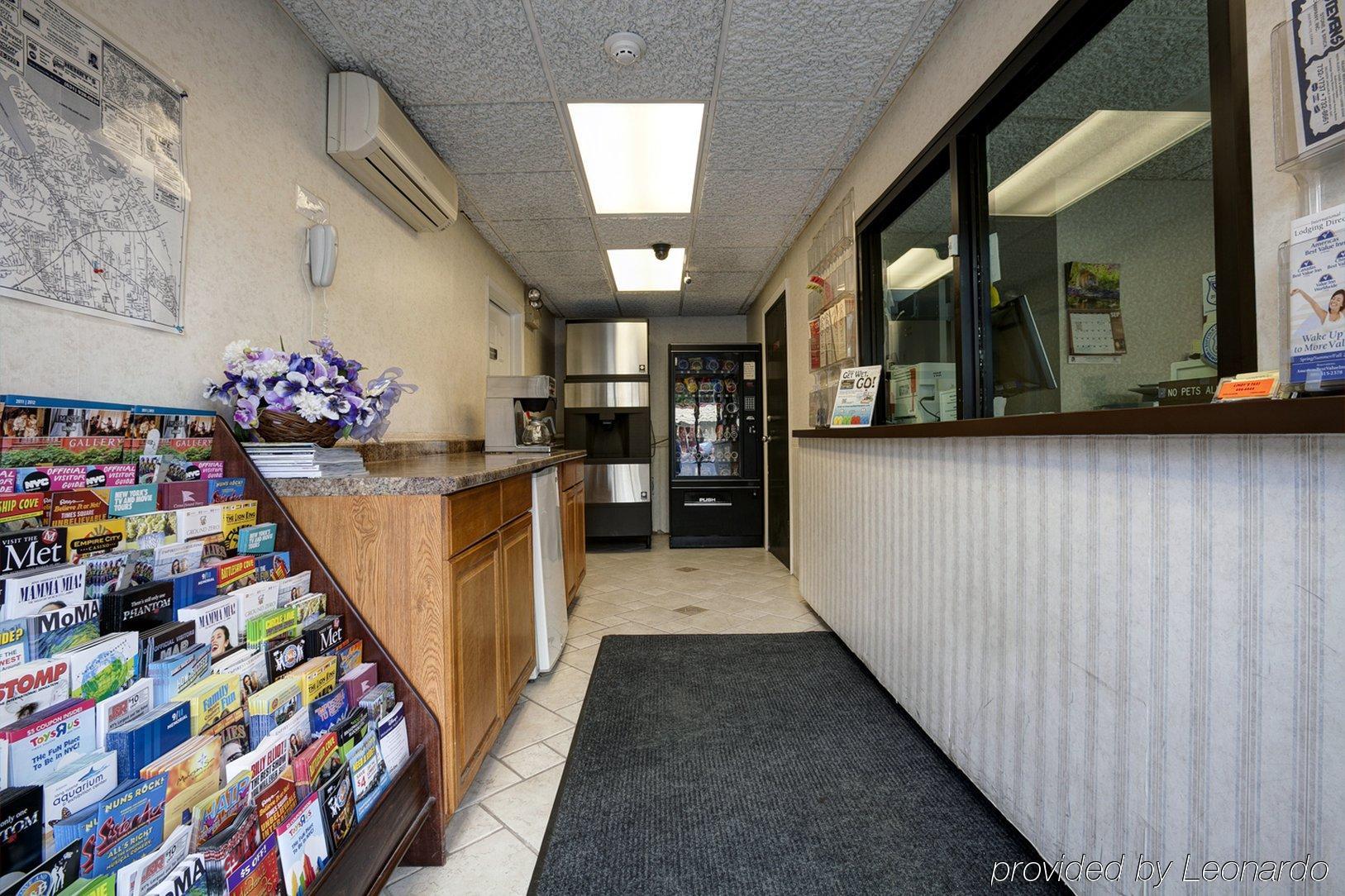 Americas Best Value Inn - Port Jefferson Station - Long Island Interiér fotografie