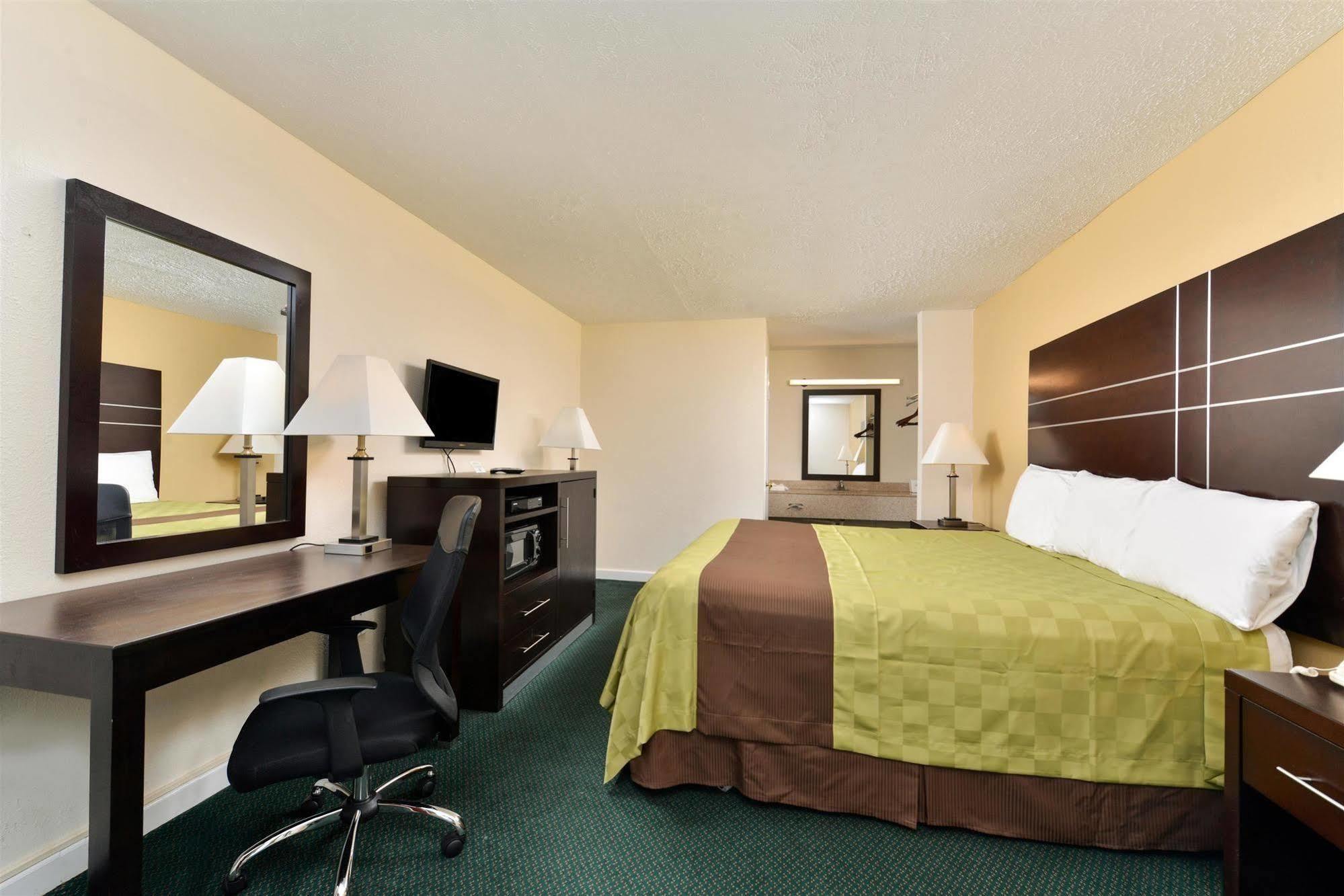 Americas Best Value Inn - Port Jefferson Station - Long Island Exteriér fotografie