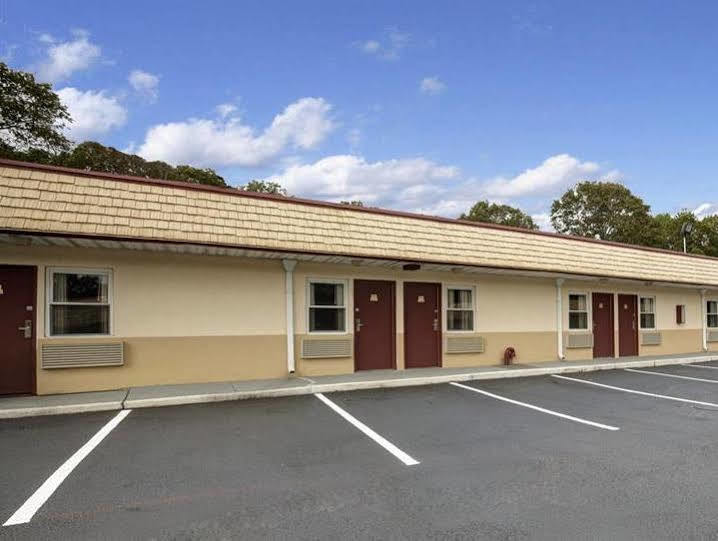 Americas Best Value Inn - Port Jefferson Station - Long Island Exteriér fotografie